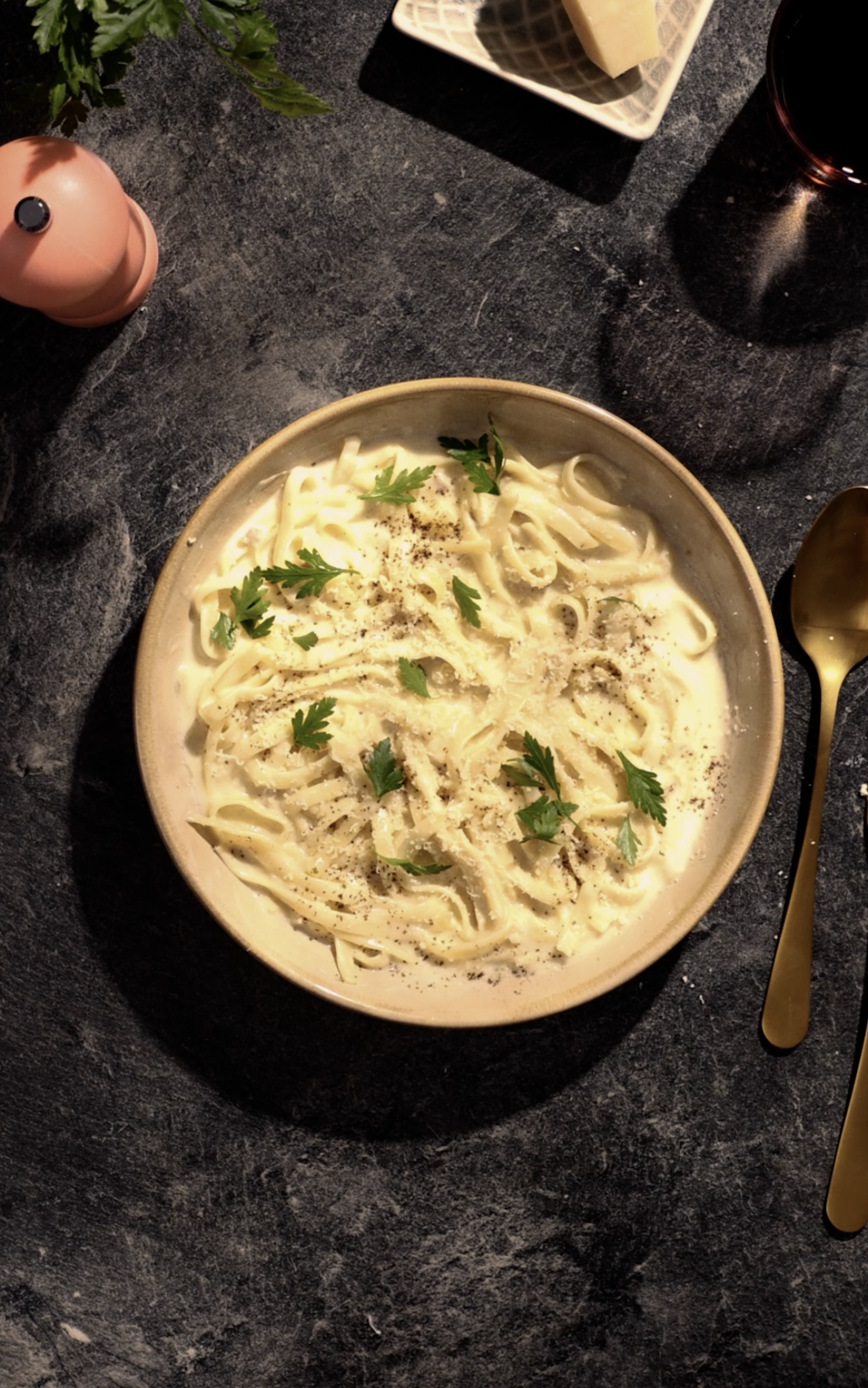 YOUCOOK Pasta Carbonara Fertiggericht mit Bacon und cremiger Käse-Sauce